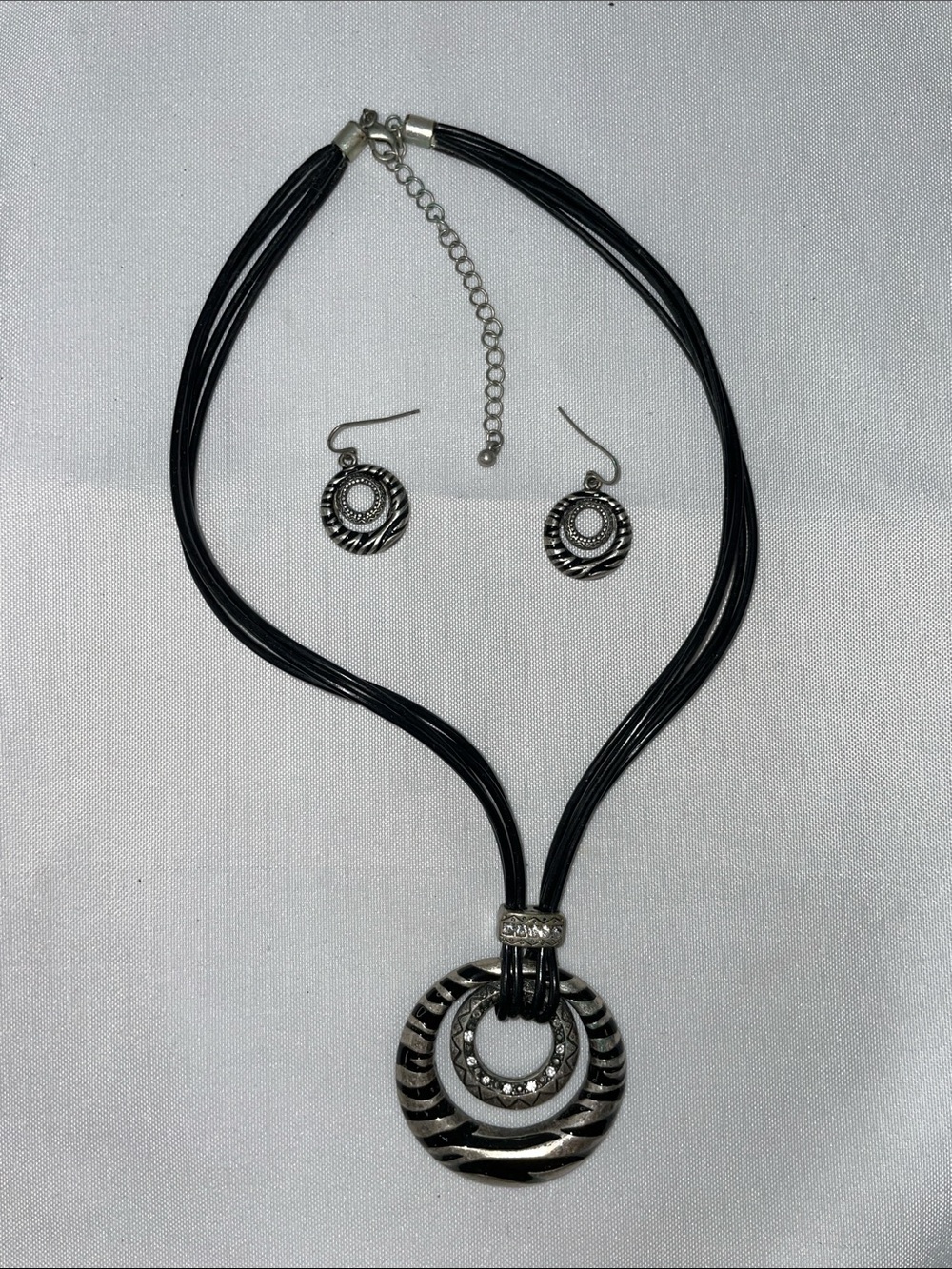NECKLACE AND EARRINGS FTL-05-051
